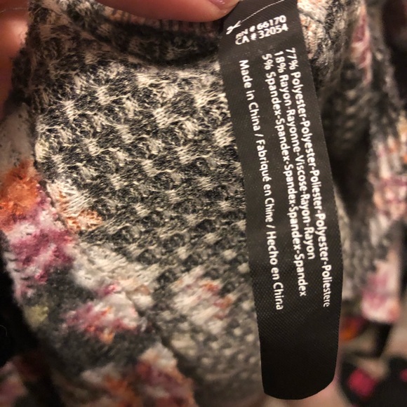 EUC Waffle Plush Knit Oversized Top - Picture 5 of 8